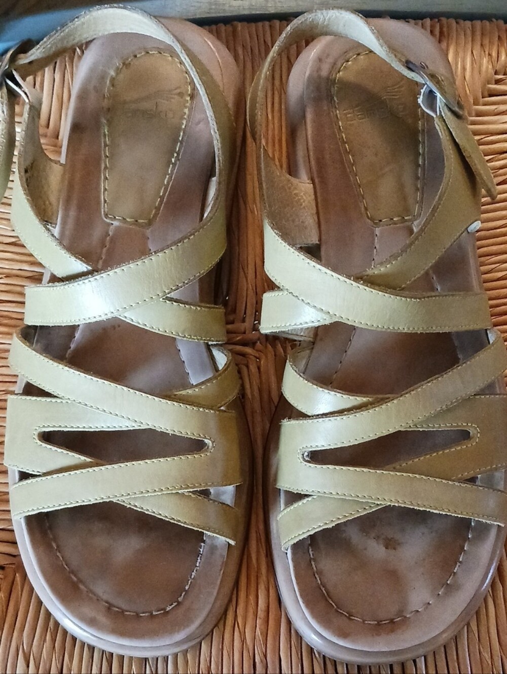 Dansko~ Vintage Strappy Green Sandals